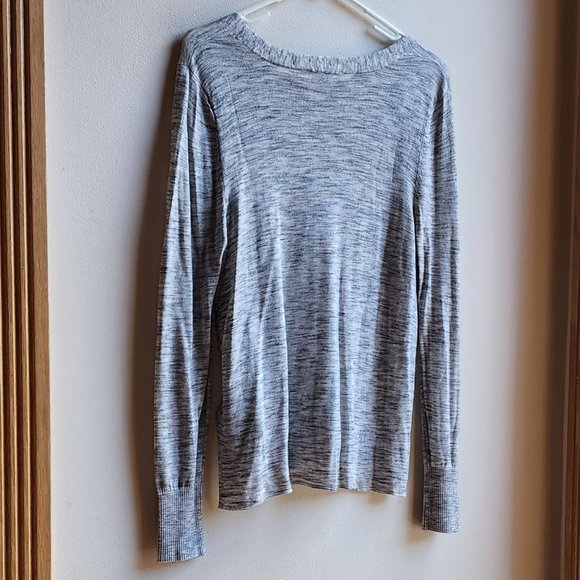 H&M Light Gray V-Neck Jersey Size Medium - Picture 12 of 15
